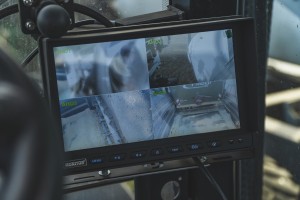 Dálkové ovládání silážního lisu EB 310 LG - kamerový systém v kabině traktoru
